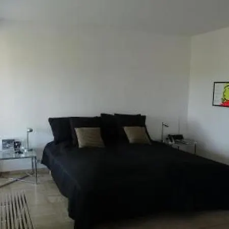 Two Bed In A Gated With Gardens In With Sea Views 865 Apartman