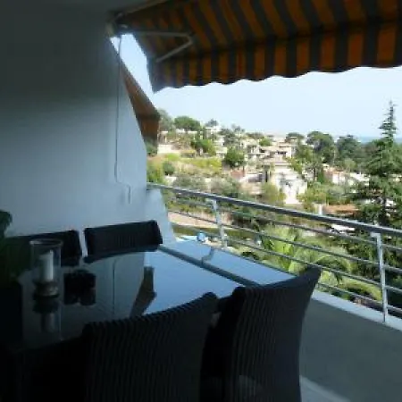 Two Bed In A Gated With Gardens In With Sea Views 865 Cannes